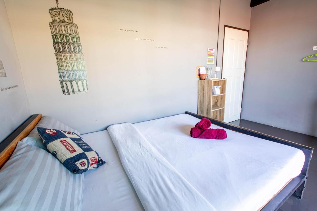 La Belle Nuit House Hostel Chiang Mai Ngoại thất bức ảnh
