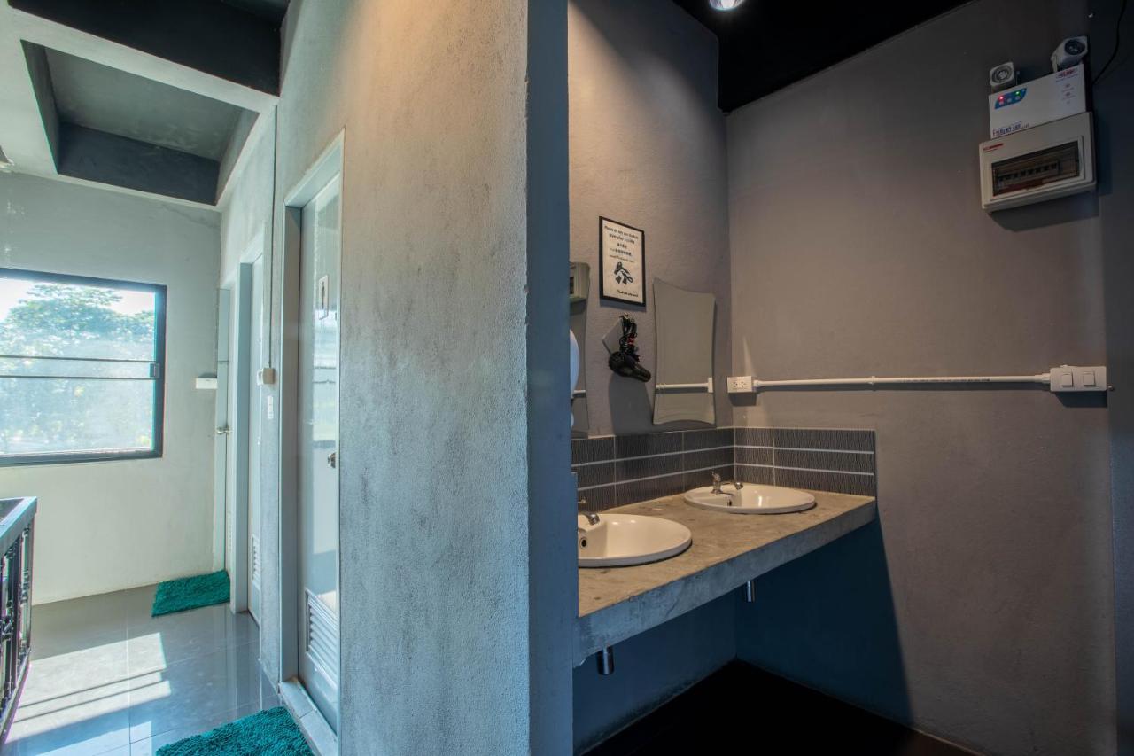 La Belle Nuit House Hostel Chiang Mai Ngoại thất bức ảnh
