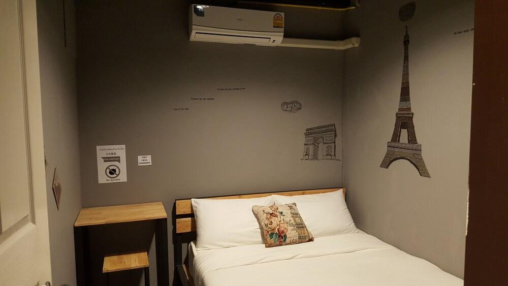 La Belle Nuit House Hostel Chiang Mai Ngoại thất bức ảnh