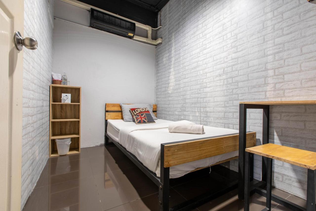 La Belle Nuit House Hostel Chiang Mai Ngoại thất bức ảnh